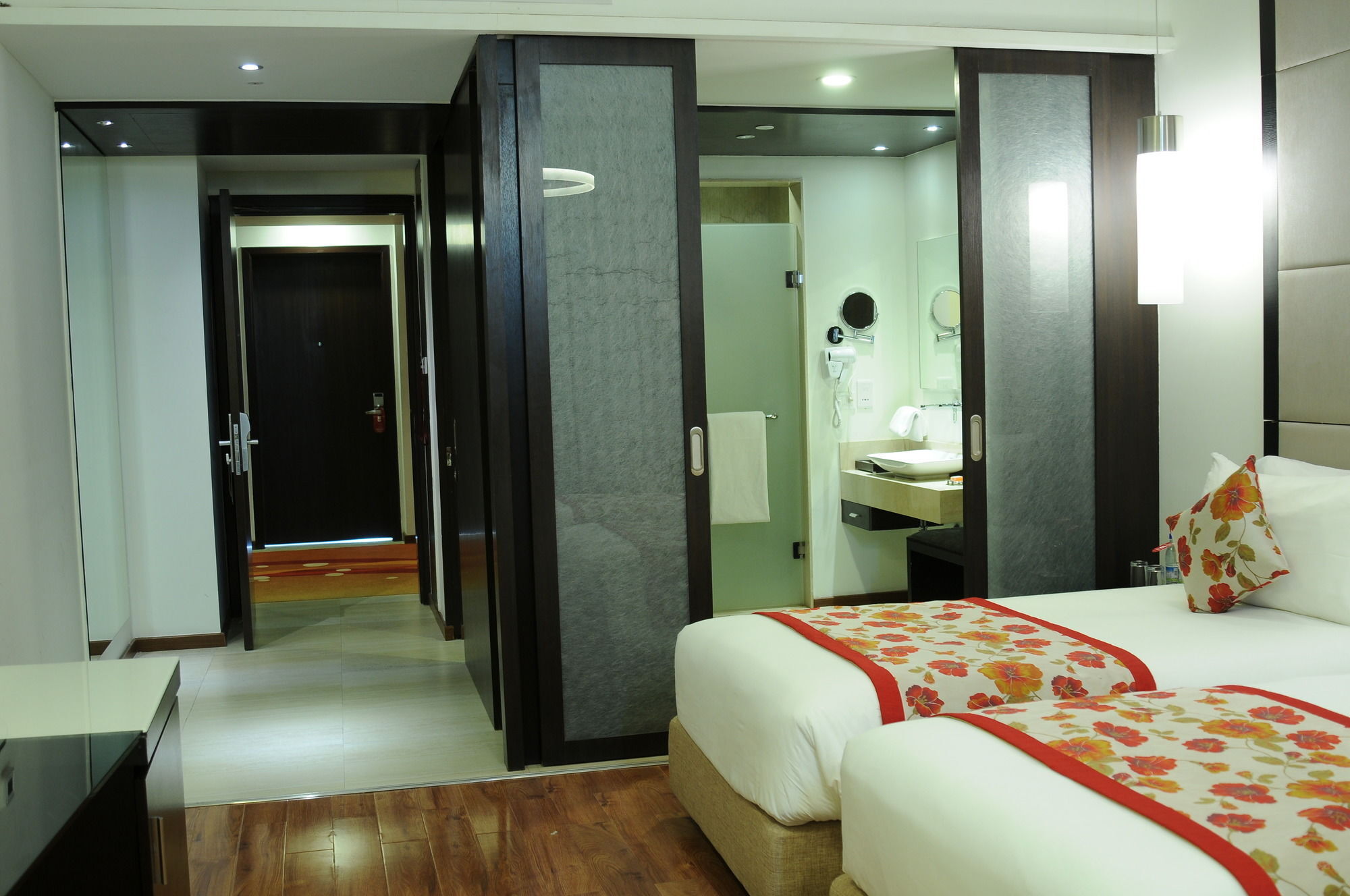 E Hotel Chennai Exteriör bild